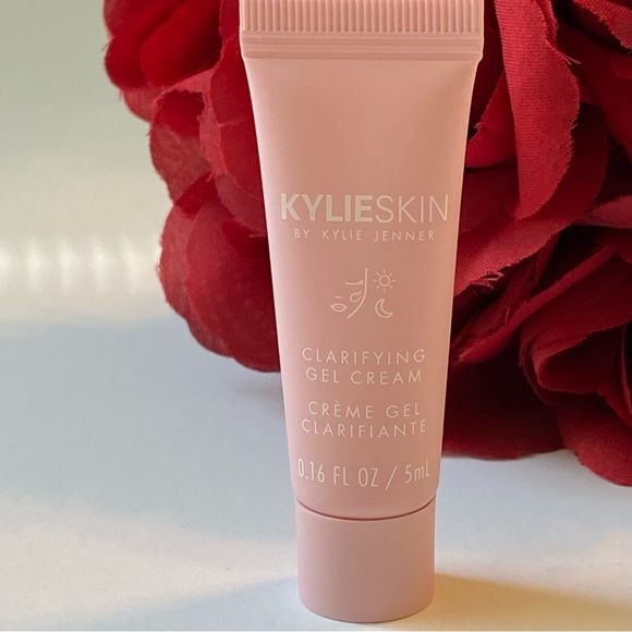 Deluxe Facial Moisturizer Set - Clinique, PÜR, Kiehl’s, KylieSkin & Pixi - Picture 6 of 8